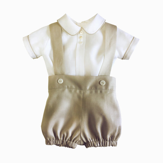 Conjunto español para niño con camisa en lino blanco con detalles beige y  bermuda a juego color beige.