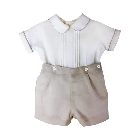Camisa par niño con alforzas y bermuda beige
